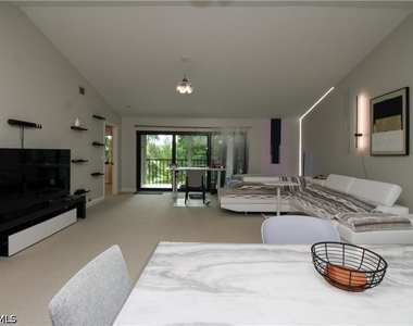 5767 Deauville Circle - Photo Thumbnail 16