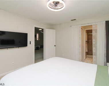 5767 Deauville Circle - Photo Thumbnail 38