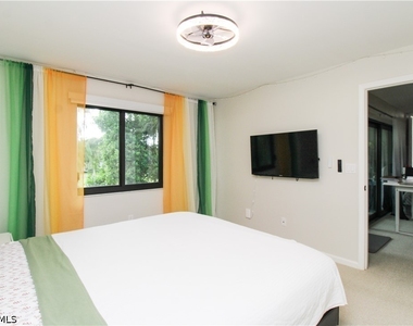 5767 Deauville Circle - Photo Thumbnail 40