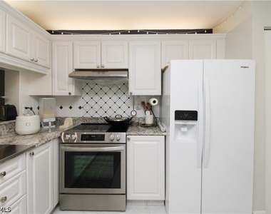 5767 Deauville Circle - Photo Thumbnail 11