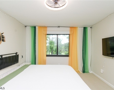 5767 Deauville Circle - Photo Thumbnail 45