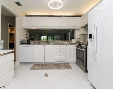 5767 Deauville Circle - Photo Thumbnail 15