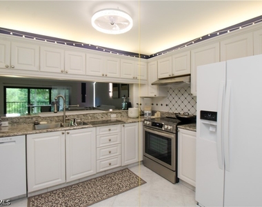 5767 Deauville Circle - Photo Thumbnail 16