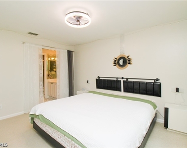 5767 Deauville Circle - Photo Thumbnail 42