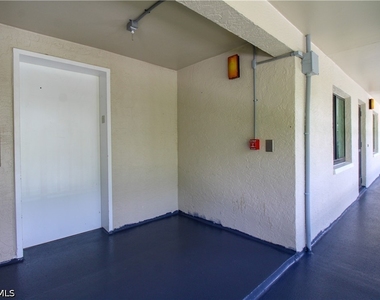 5767 Deauville Circle - Photo Thumbnail 8