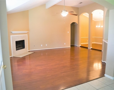 16807 Dunbar Grove Court - Photo Thumbnail 4