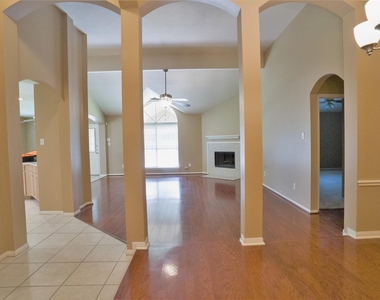 16807 Dunbar Grove Court - Photo Thumbnail 3