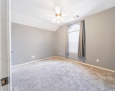 23411 W Pine Ivy Lane - Photo Thumbnail 12