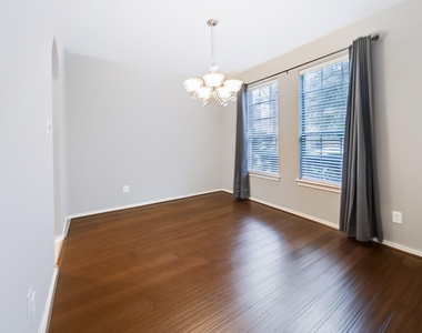 23411 W Pine Ivy Lane - Photo Thumbnail 8