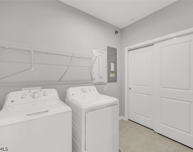 9393 Pocida Court - Photo Thumbnail 15
