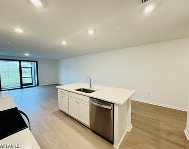 27880 Radiant Court - Photo Thumbnail 6