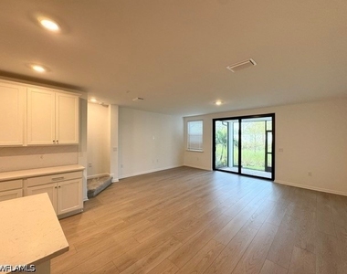 27880 Radiant Court - Photo Thumbnail 8