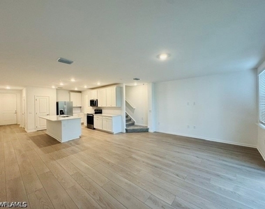 27880 Radiant Court - Photo Thumbnail 2
