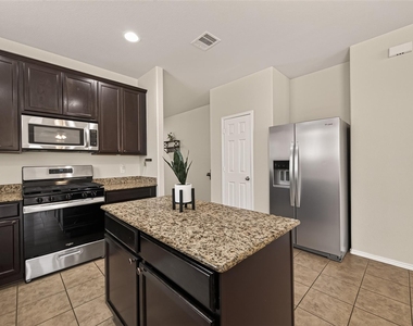 5830 Acacia Rose Court - Photo Thumbnail 17