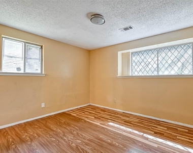 14427 Campden Hill Road - Photo Thumbnail 7