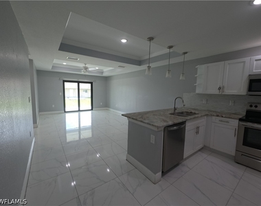 129 Gilbert Avenue S - Photo Thumbnail 8