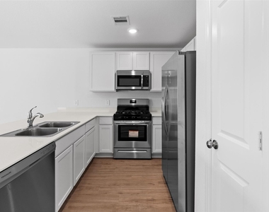 3110 Stotesbery Drive - Photo Thumbnail 4