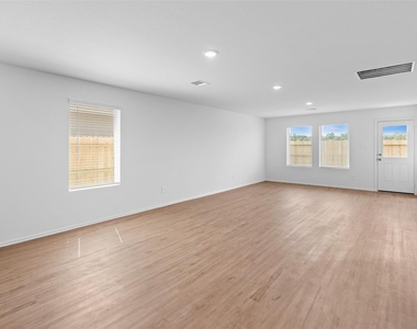 3110 Stotesbery Drive - Photo Thumbnail 7