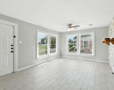 5017 Boicewood Street - Photo Thumbnail 7