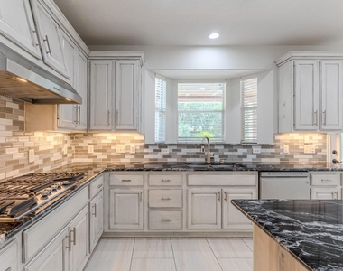 7 Stickley Court - Photo Thumbnail 14