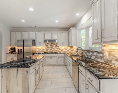 7 Stickley Court - Photo Thumbnail 9