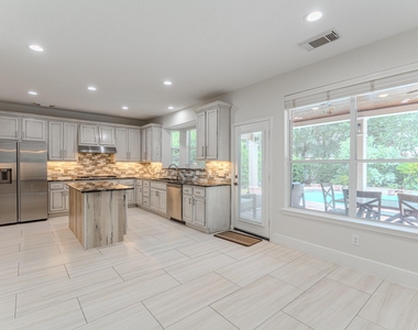 7 Stickley Court - Photo Thumbnail 12