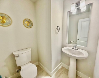 1254 N Post Oak Road - Photo Thumbnail 18