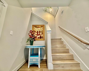 1254 N Post Oak Road - Photo Thumbnail 13
