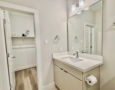 1254 N Post Oak Road - Photo Thumbnail 3