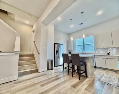 1254 N Post Oak Road - Photo Thumbnail 6