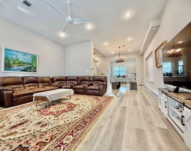 1254 N Post Oak Road - Photo Thumbnail 9