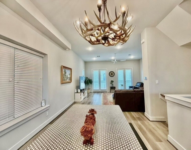 1254 N Post Oak Road - Photo Thumbnail 8