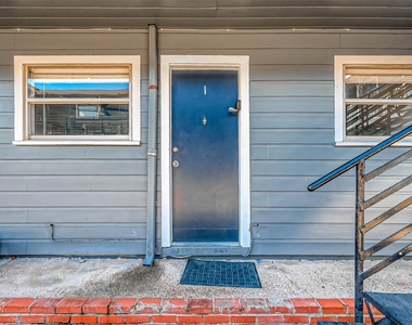 2420 Mcduffie Street - Photo Thumbnail 9