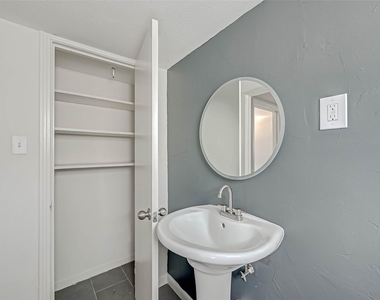 2420 Mcduffie Street - Photo Thumbnail 6