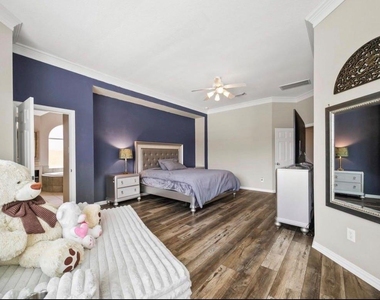 5923 Dillon Creek Lane - Photo Thumbnail 11