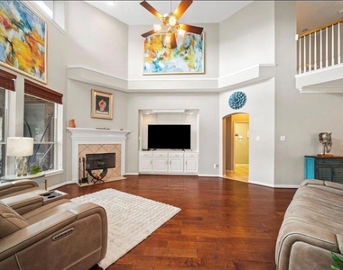 5923 Dillon Creek Lane - Photo Thumbnail 6
