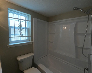 6102 Rietta Street - Photo Thumbnail 7