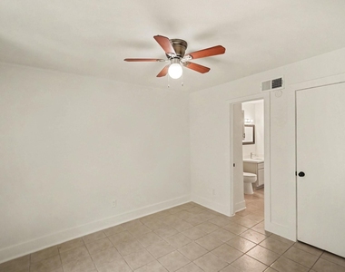5704 Edgemoor Drive - Photo Thumbnail 13