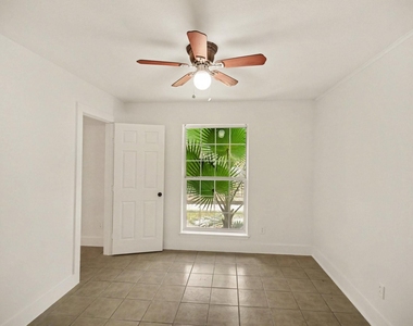 5704 Edgemoor Drive - Photo Thumbnail 15