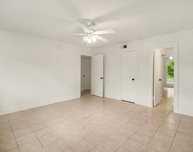 5704 Edgemoor Drive - Photo Thumbnail 10