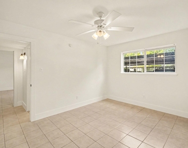 5704 Edgemoor Drive - Photo Thumbnail 6