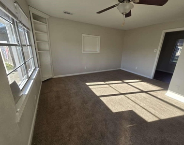 3220 Iowa Street - Photo Thumbnail 7