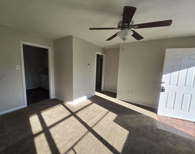 3220 Iowa Street - Photo Thumbnail 8