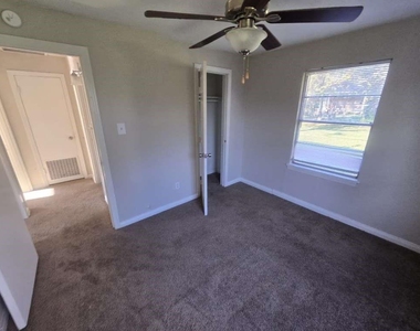 3220 Iowa Street - Photo Thumbnail 2