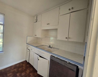 3220 Iowa Street - Photo Thumbnail 5