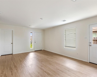 4343 Palmetto Grove Lane - Photo Thumbnail 5