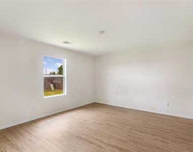 4343 Palmetto Grove Lane - Photo Thumbnail 18