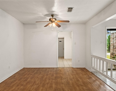 614 Normal Park Drive - Photo Thumbnail 12