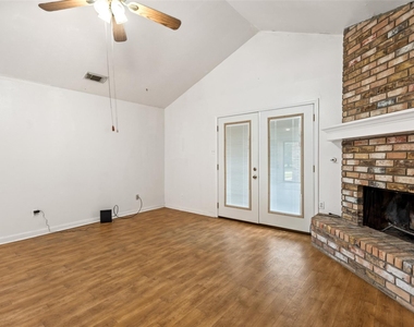 614 Normal Park Drive - Photo Thumbnail 10