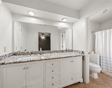 614 Normal Park Drive - Photo Thumbnail 22